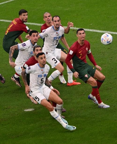 葡萄牙和乌拉圭足球